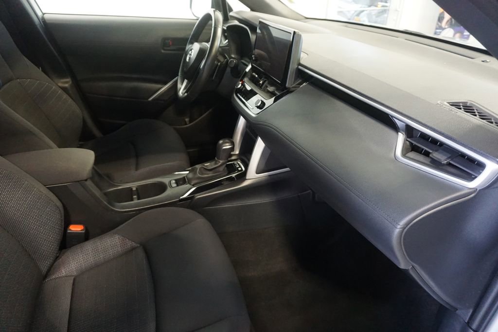 Used 2024 Toyota Corolla Cross SE image 23
