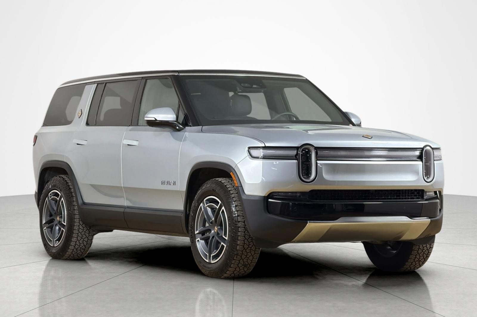 Used 2026 Rivian R1S Adventure Dual AWD/4WD image 7