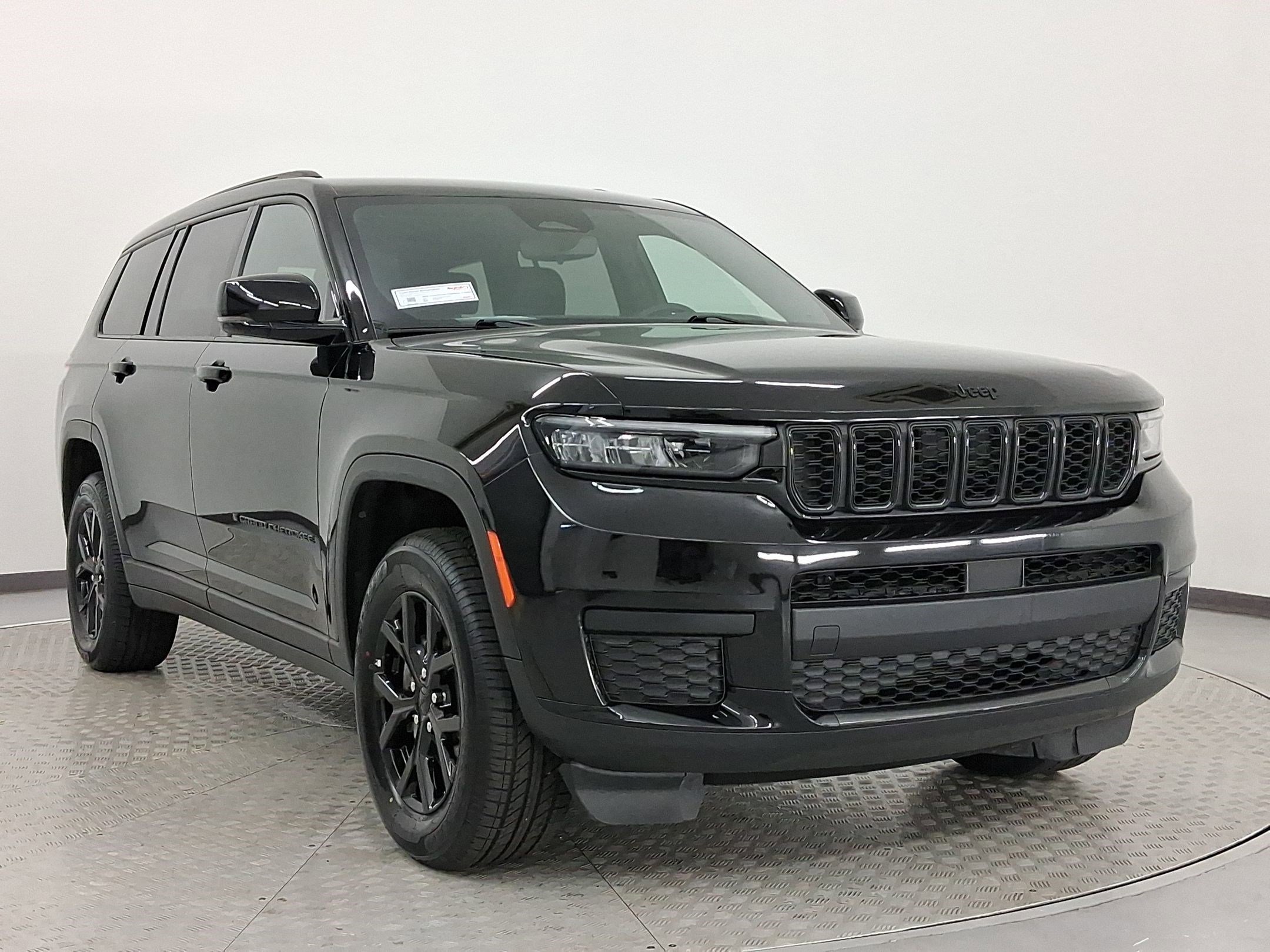 Used 2024 Jeep Grand Cherokee L Laredo image 7