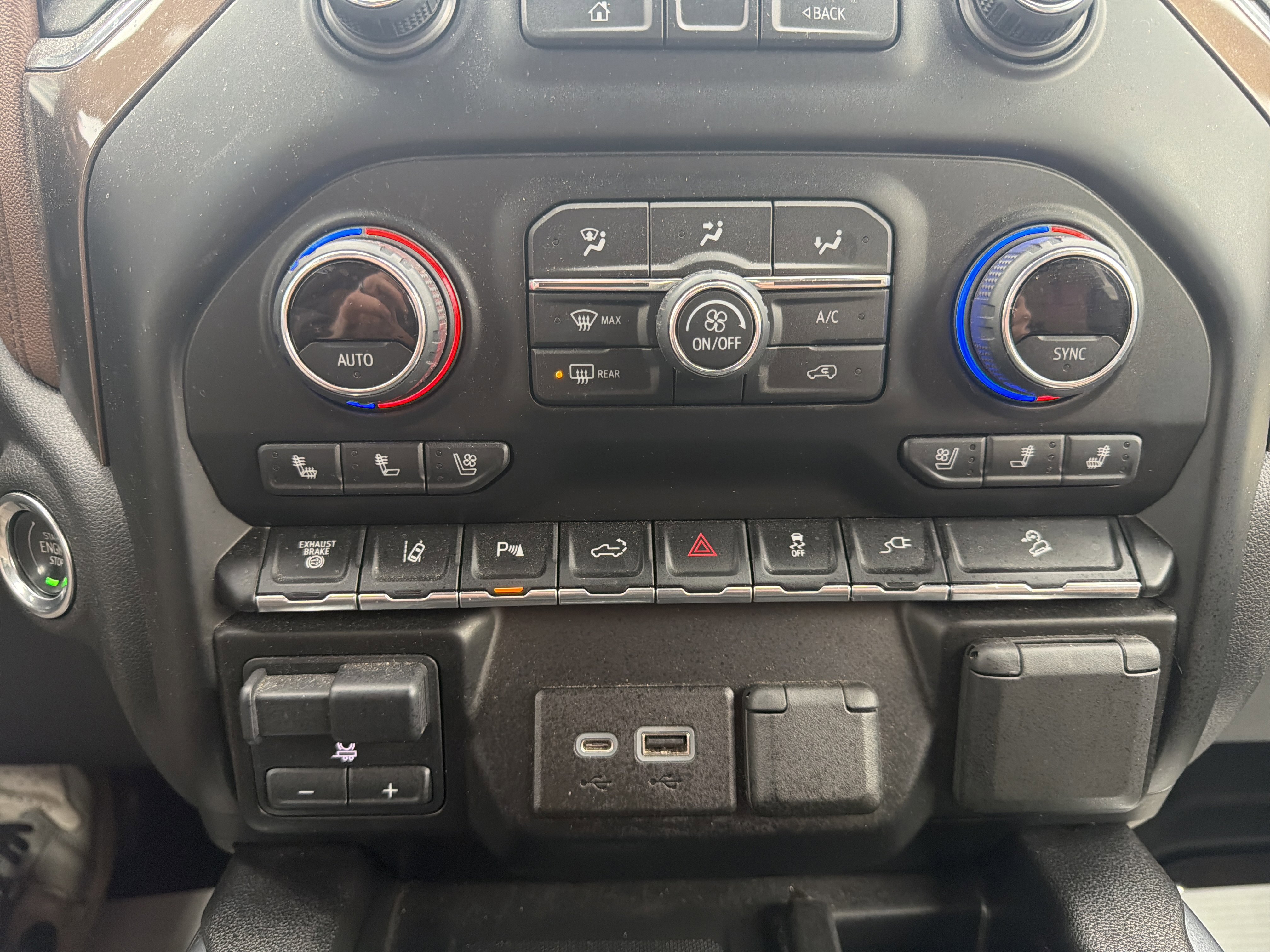 Used 2021 Chevrolet Silverado 2500 High Country w/ Technology Package image 28