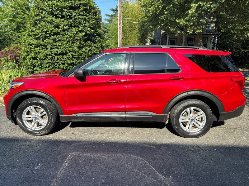 Used 2020 Ford Explorer XLT w/ Comfort Package AWD/4WD image 7
