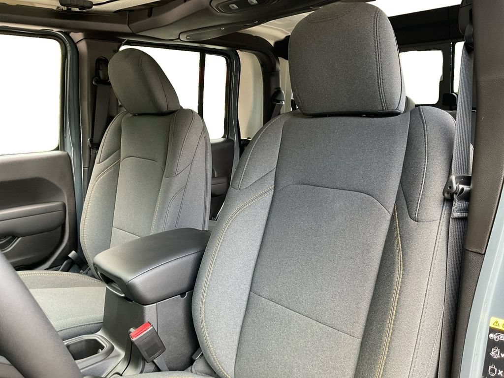New 2025 Jeep Gladiator Sport AWD/4WD image 26