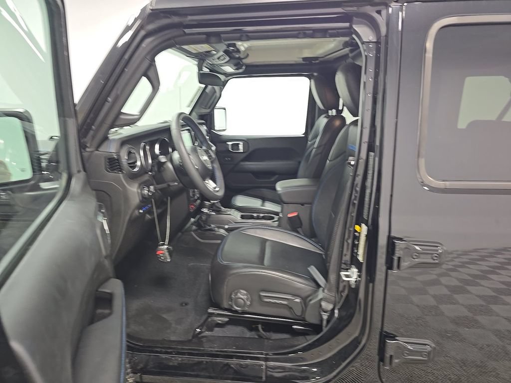 Used 2023 Jeep Wrangler Unlimited Rubicon 4xe AWD/4WD image 5