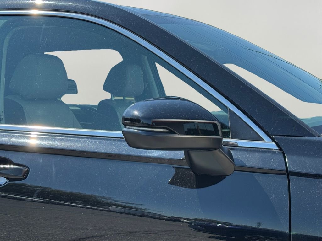 Used 2025 Honda CR-V EX image 11