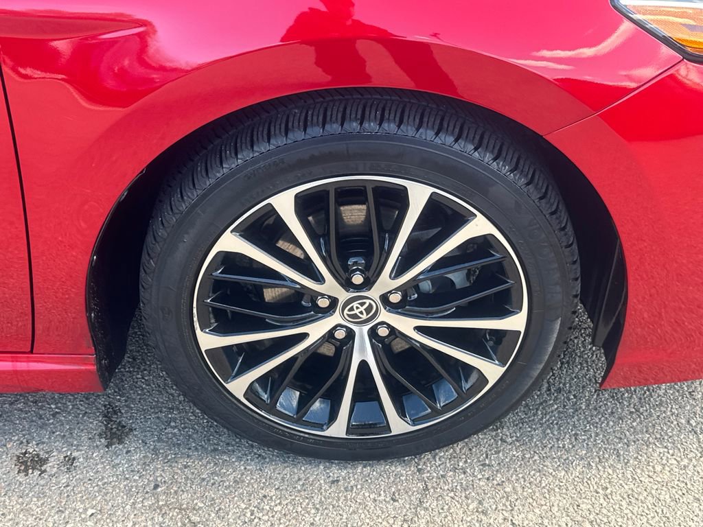 Used 2020 Toyota Camry SE w/ Moonroof Package AWD/4WD image 43