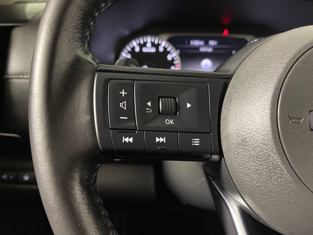 Used 2025 Nissan Pathfinder SV FWD image 26