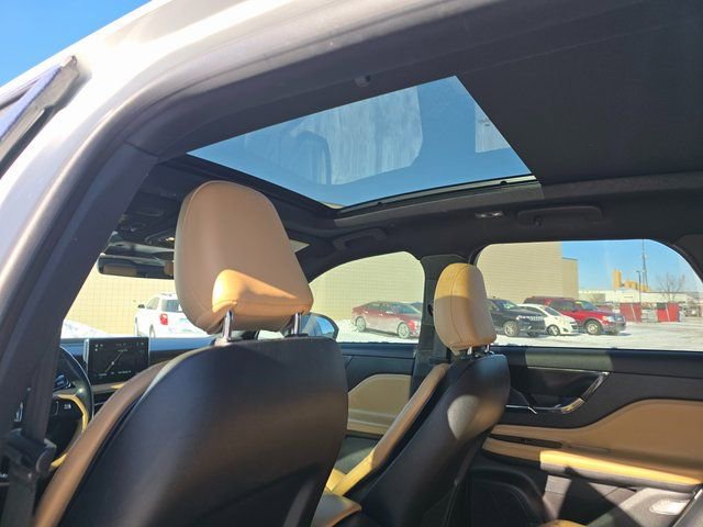 Used 2022 Lincoln Corsair Reserve w/ Elements Package image 13