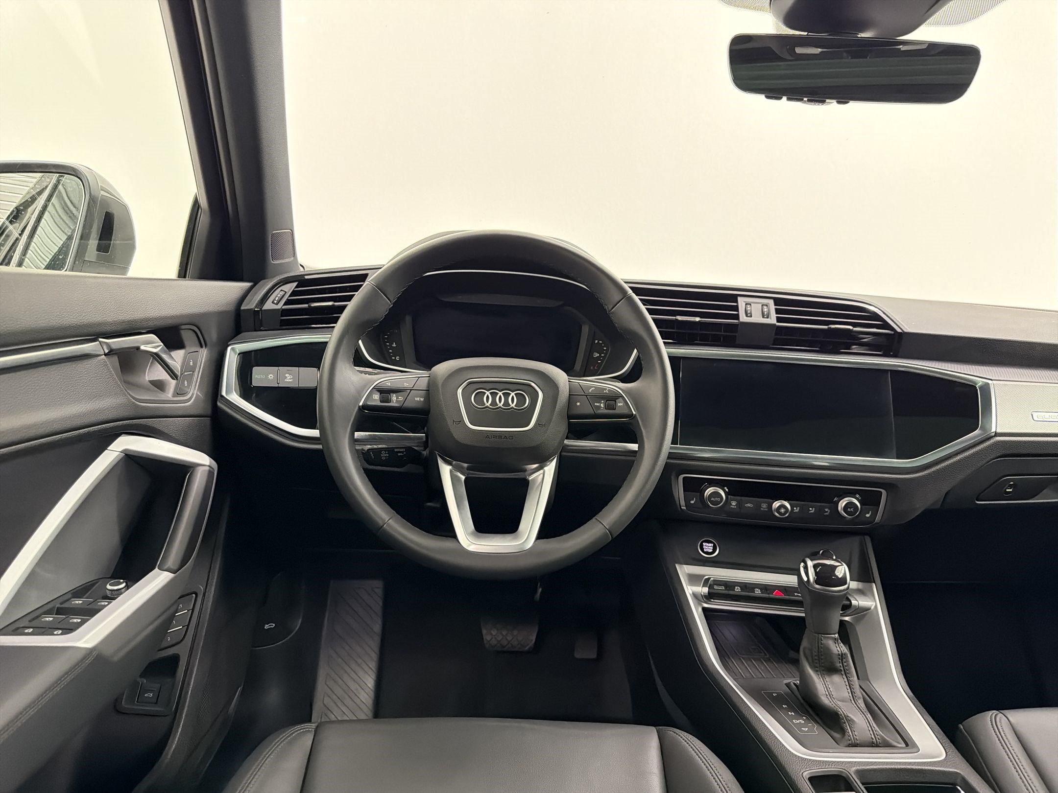 Certified 2025 Audi Q3 2.0T Premium w/ Convenience Package AWD/4WD image 25