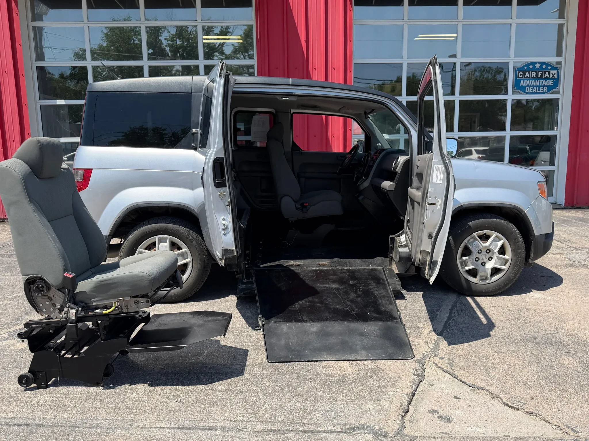 Used 2011 Honda Element LX image 2
