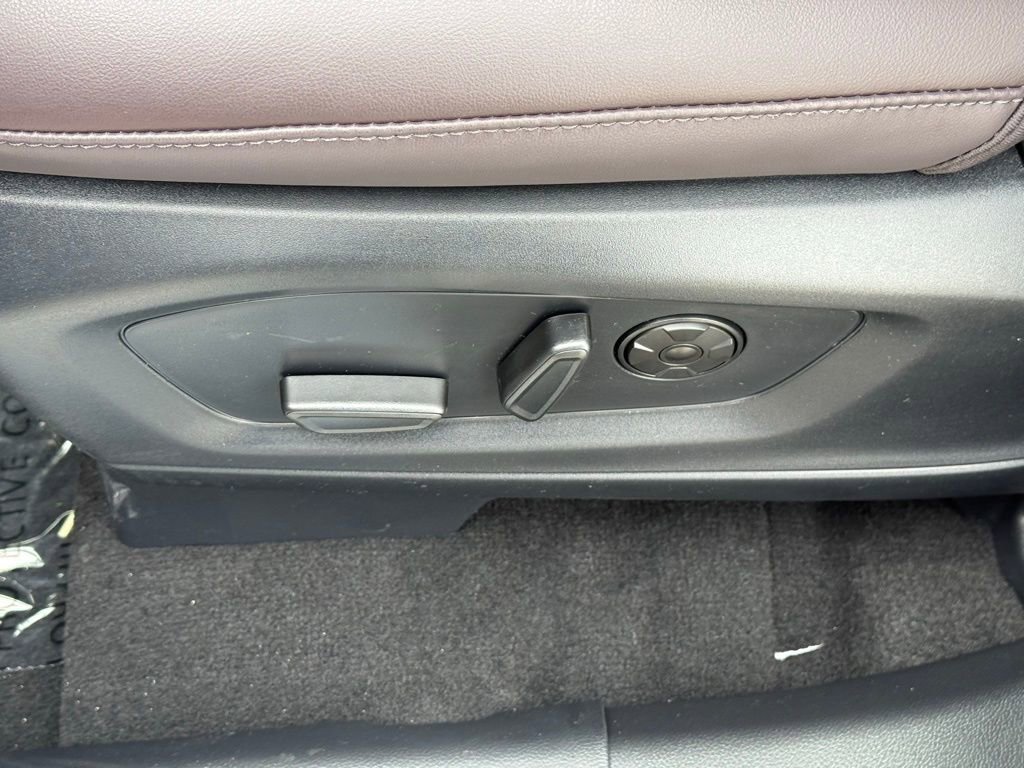 New 2026 Ford Explorer Platinum image 17