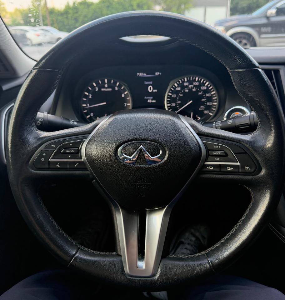 Used 2018 INFINITI Q50 Luxe w/ Essential Package (2.0T Luxe) AWD/4WD image 18