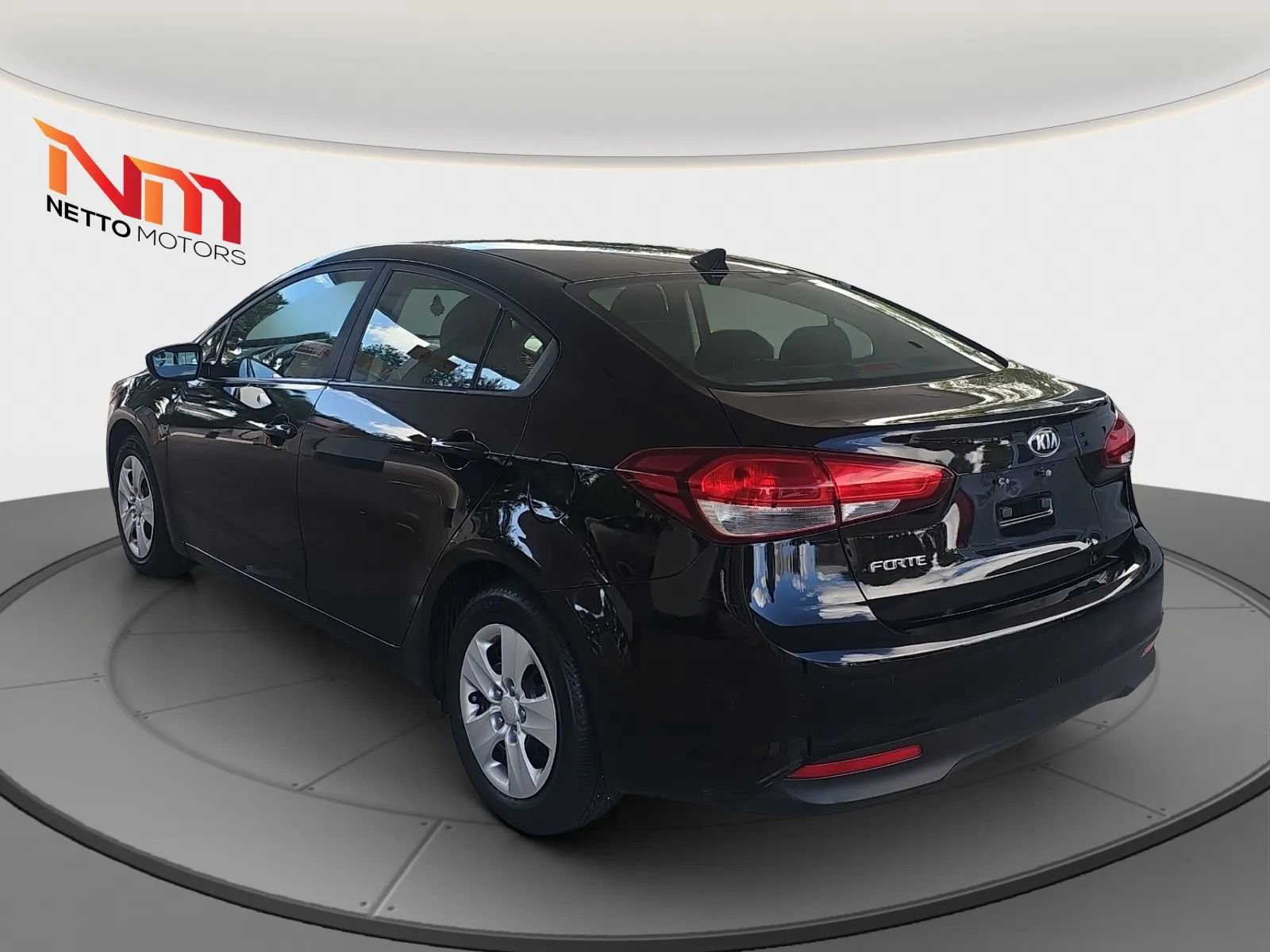 Used 2018 Kia Forte LX FWD image 3