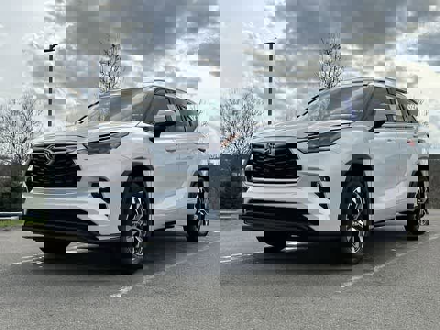 Used 2023 Toyota Highlander XLE image 21