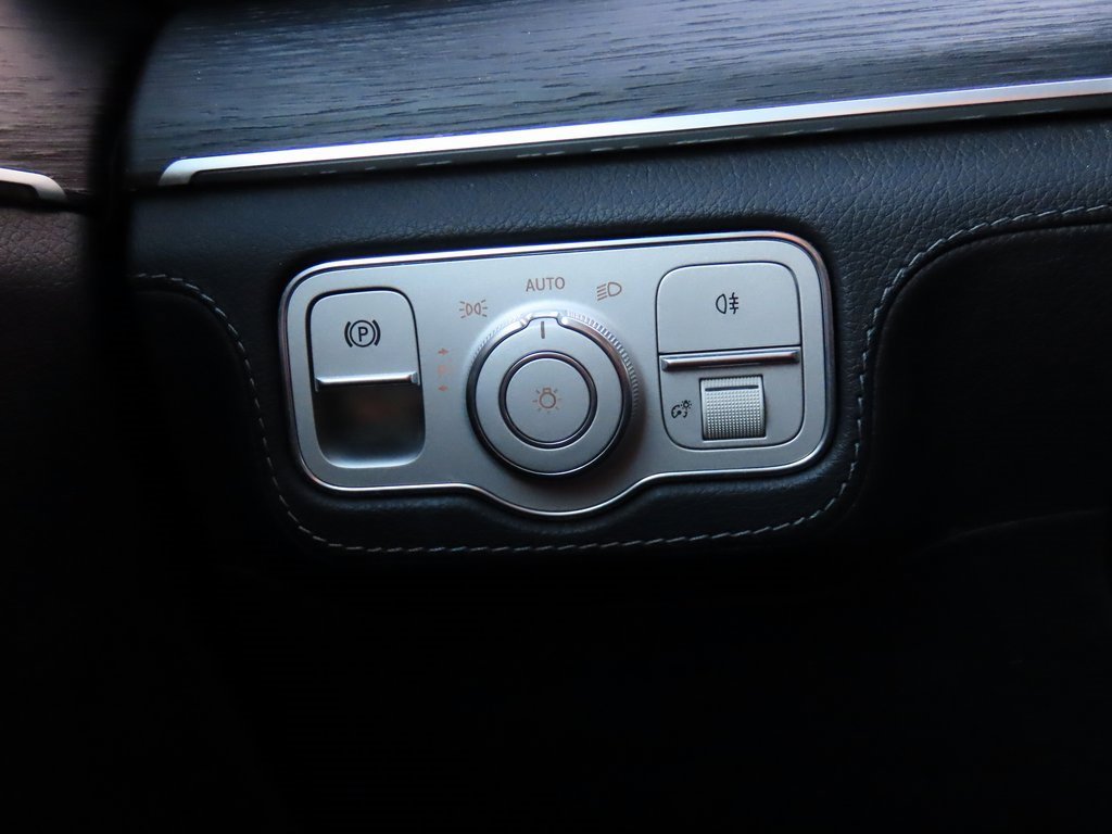 Used 2021 Mercedes-Benz GLS 580 4MATIC image 44