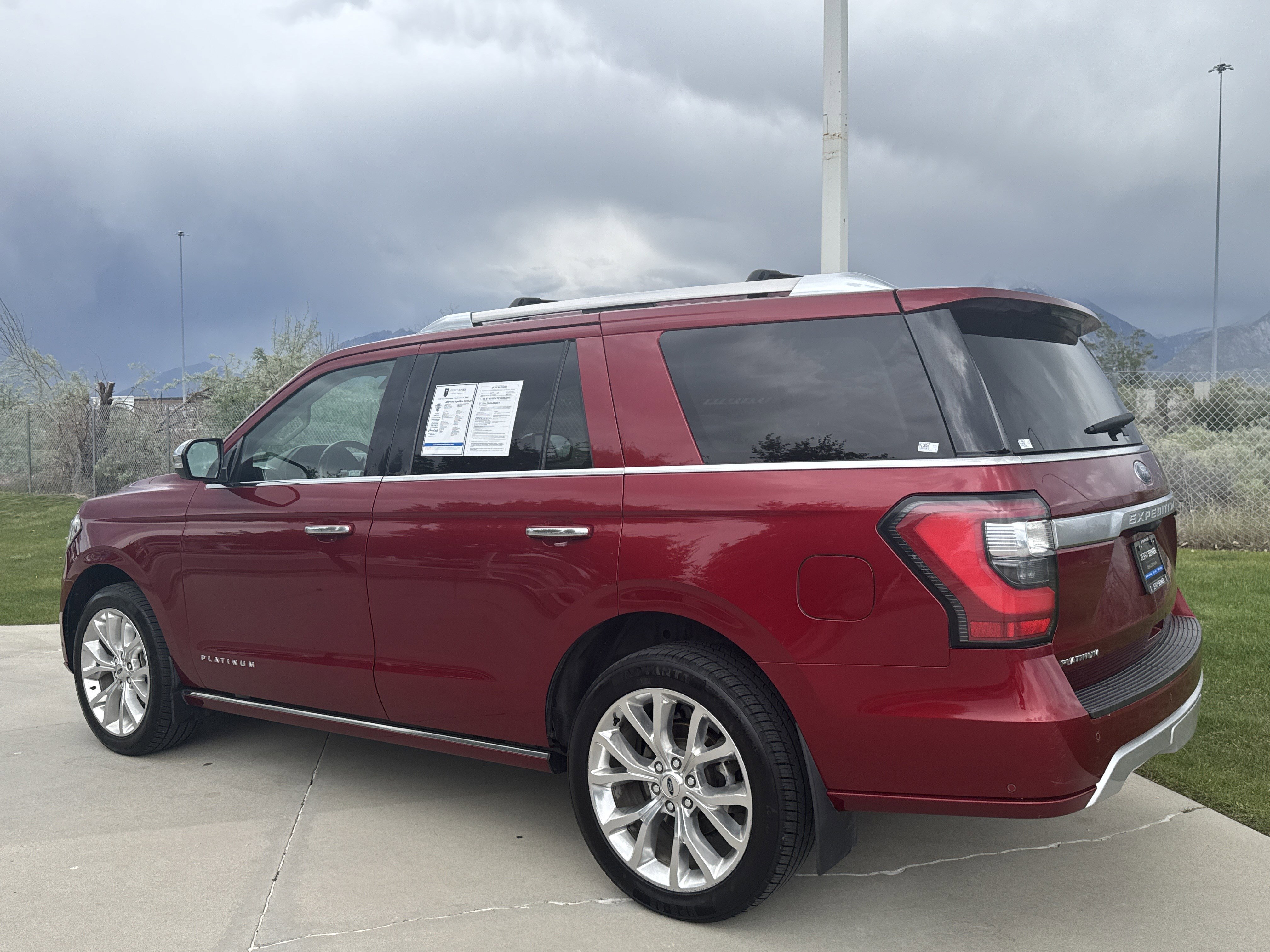 Used 2019 Ford Expedition Platinum AWD/4WD image 3
