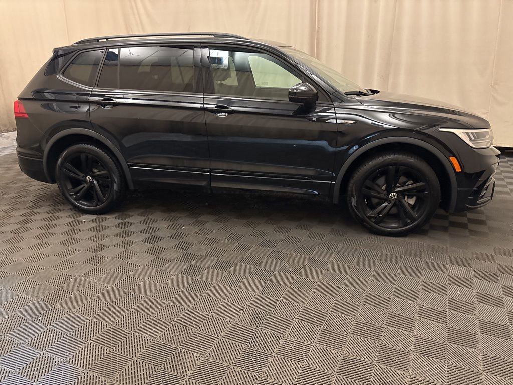 Used 2024 Volkswagen Tiguan SE R-Line image 4
