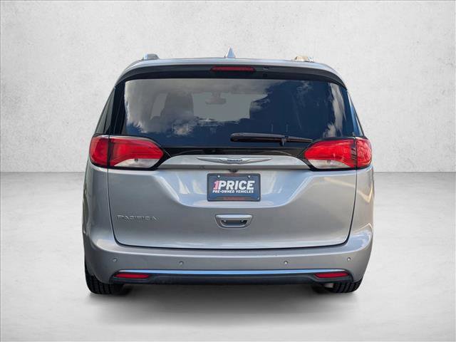 Used 2019 Chrysler Pacifica Touring-L Plus image 7