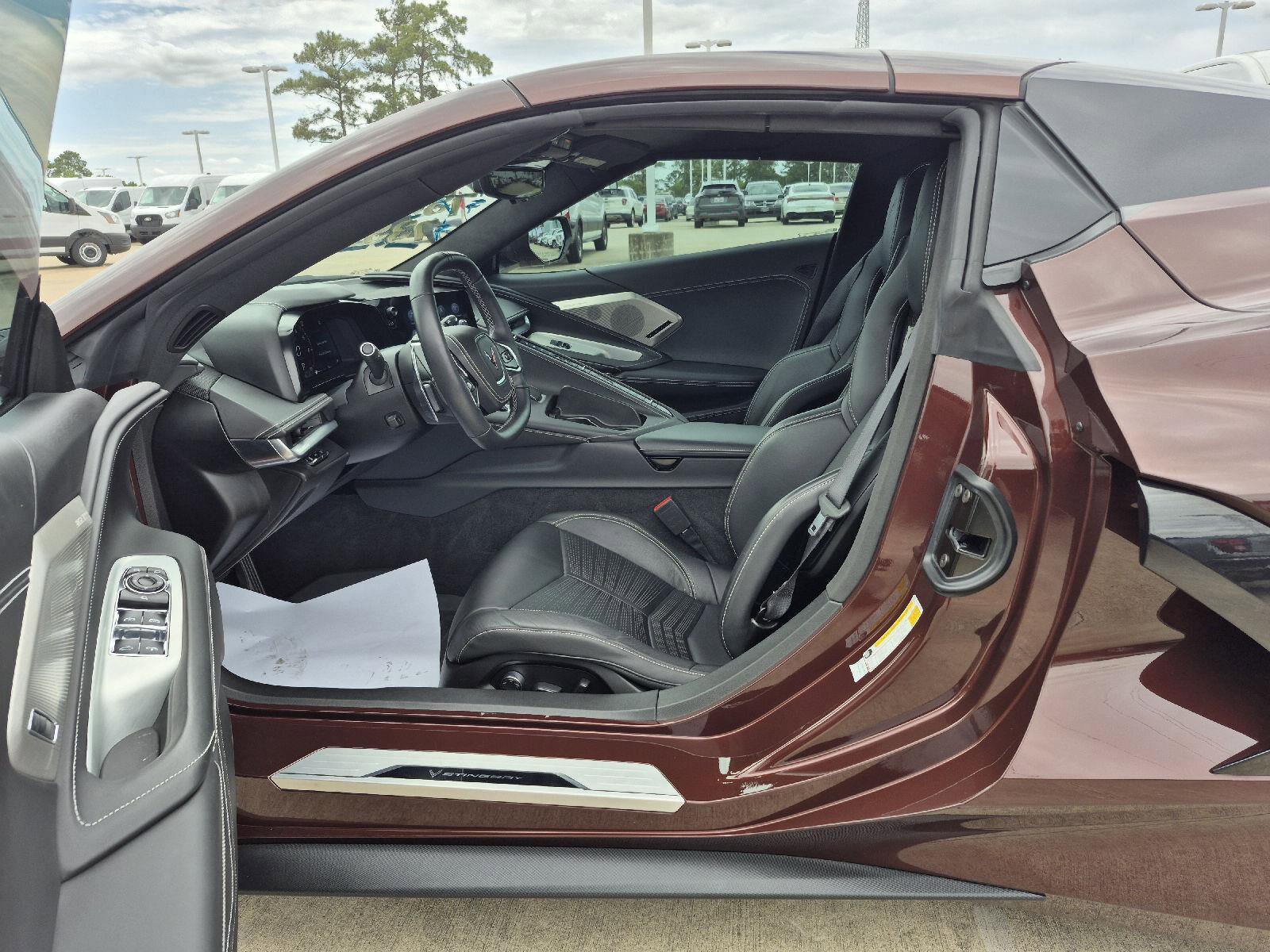 Used 2022 Chevrolet Corvette Stingray Premium Conv w/ Z51 Performance Package RWD image 2