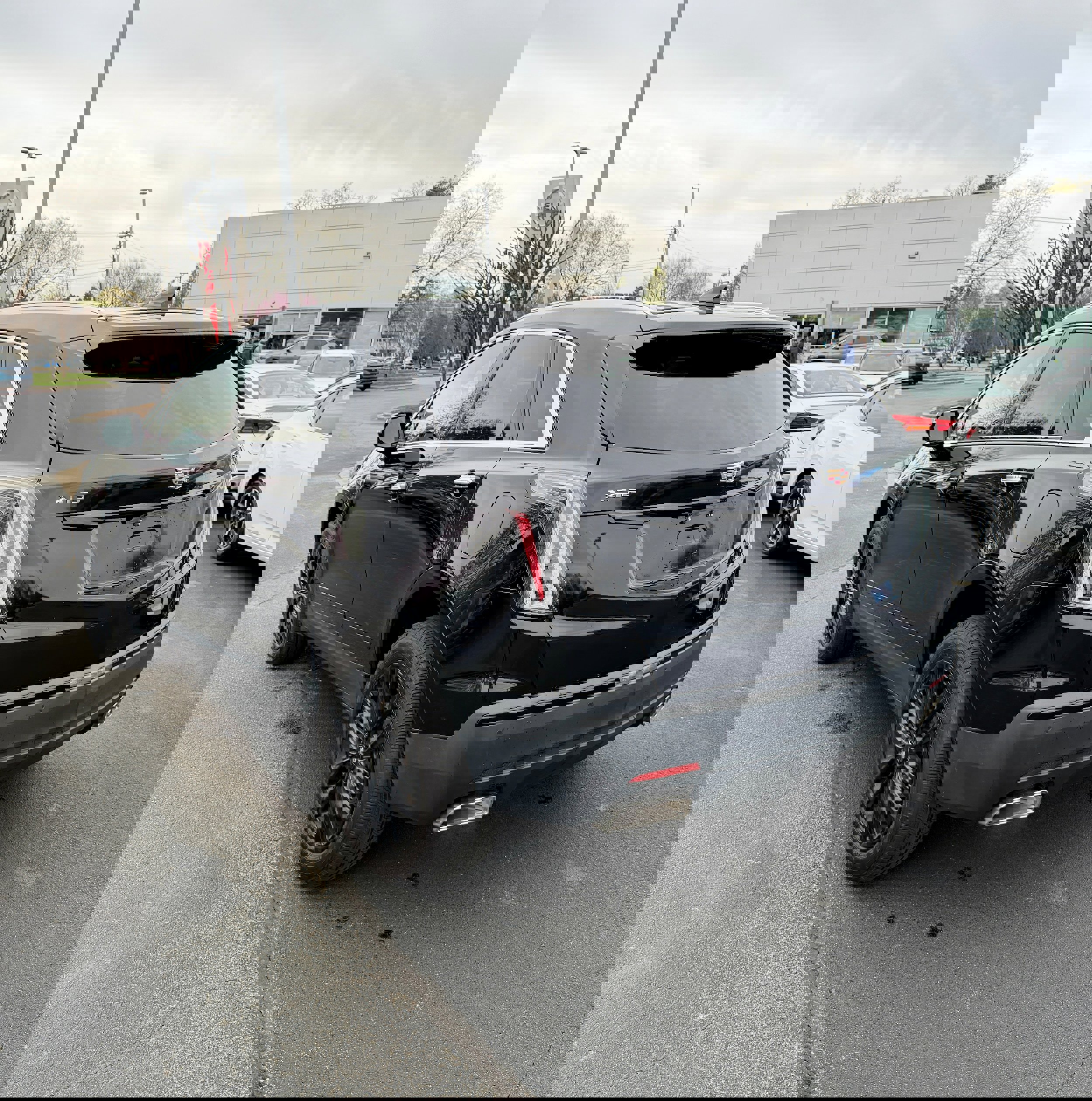 Used 2022 Cadillac XT5 Luxury w/ LPO, ONYX Package image 4