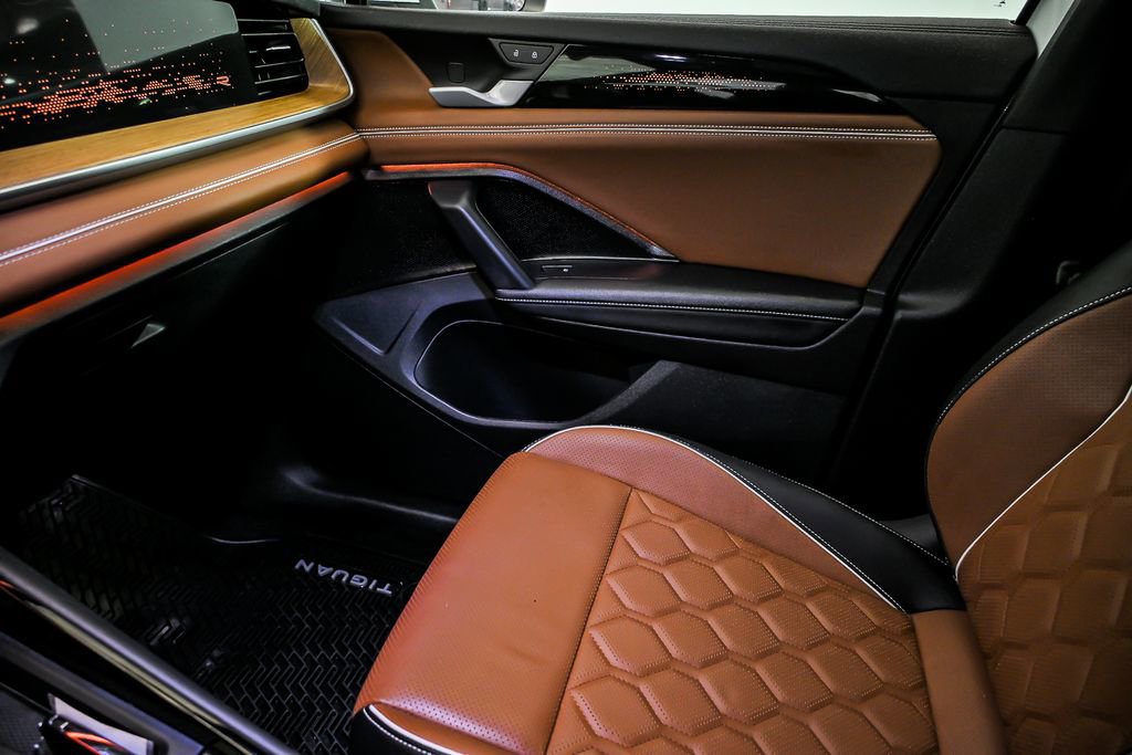 Used 2026 Volkswagen Tiguan SEL R-Line image 23