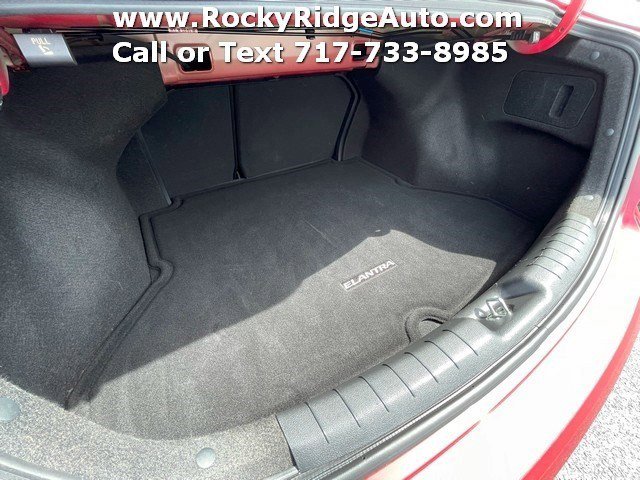 Used 2019 Hyundai Elantra SE image 24