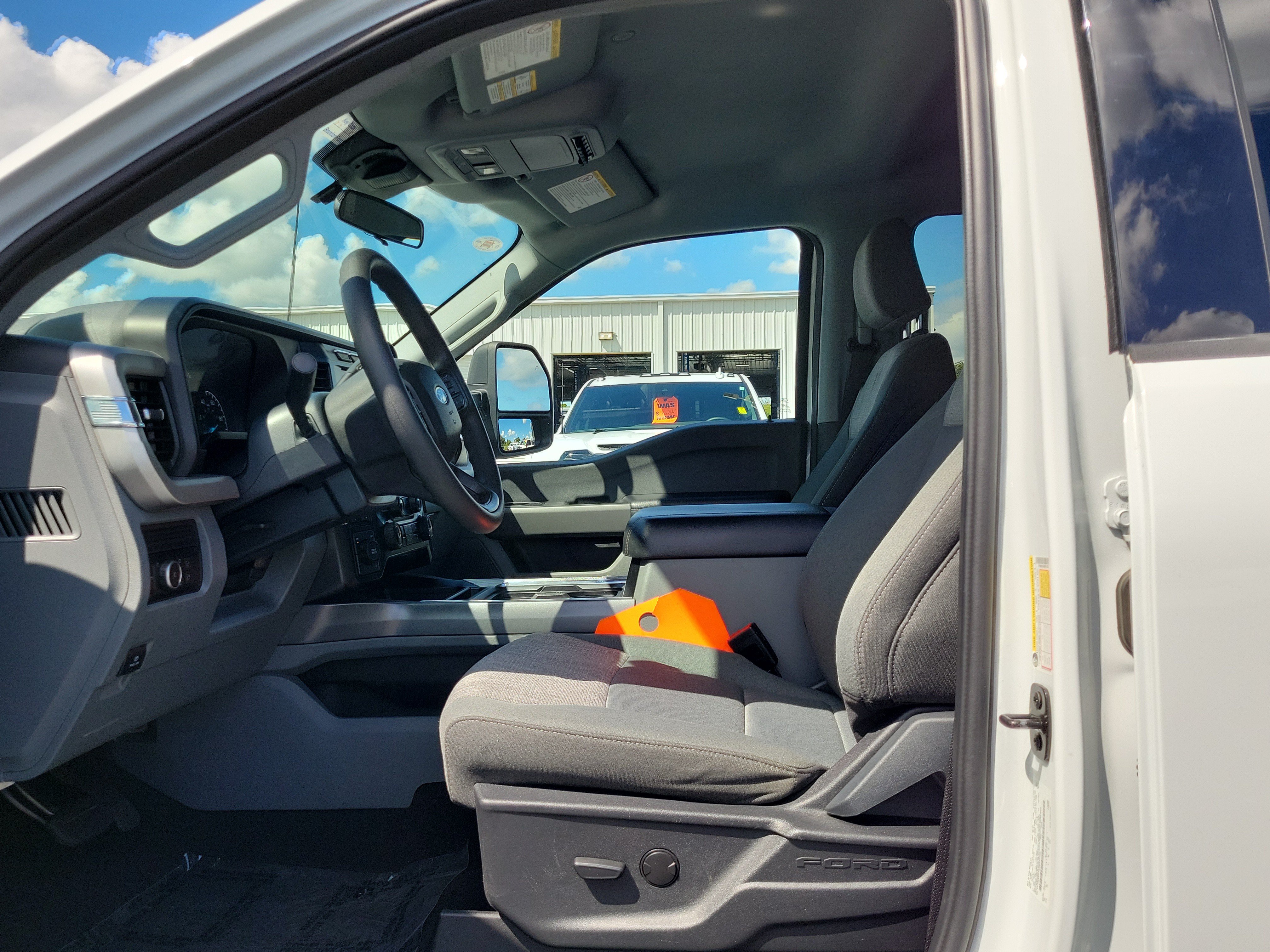 Certified 2024 Ford F350 XLT AWD/4WD image 19