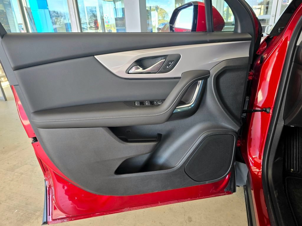 New 2025 Chevrolet Blazer LT FWD image 9
