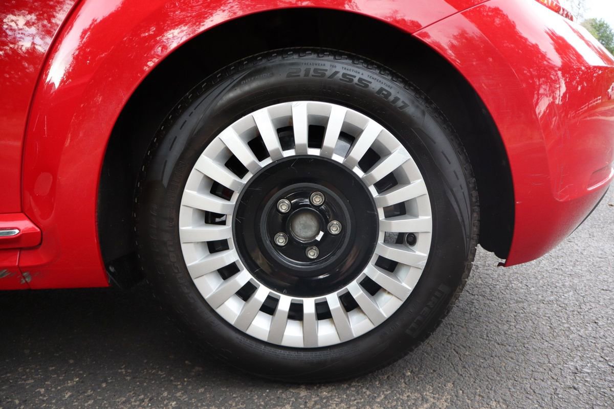 Used 2016 Volkswagen Beetle 1.8T SE image 40