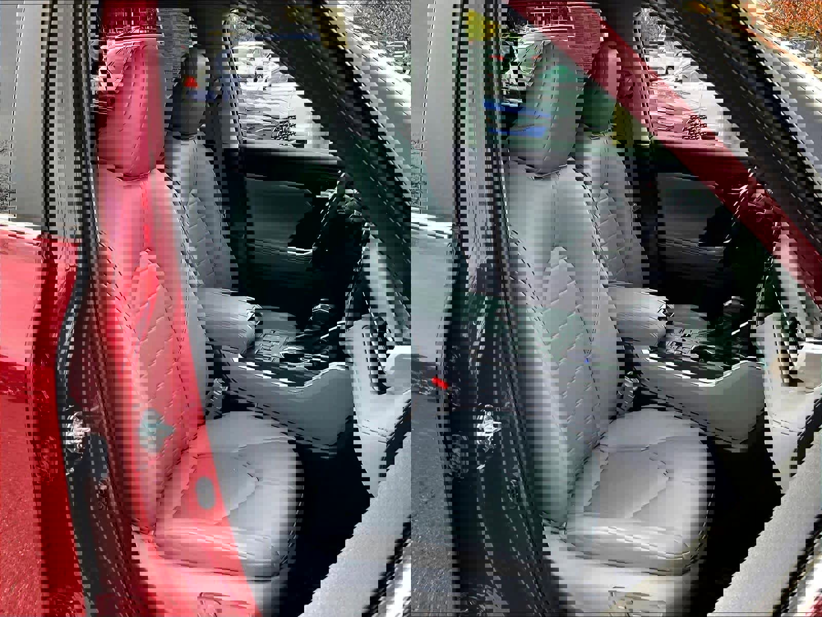 Used 2023 Toyota Highlander XLE image 11