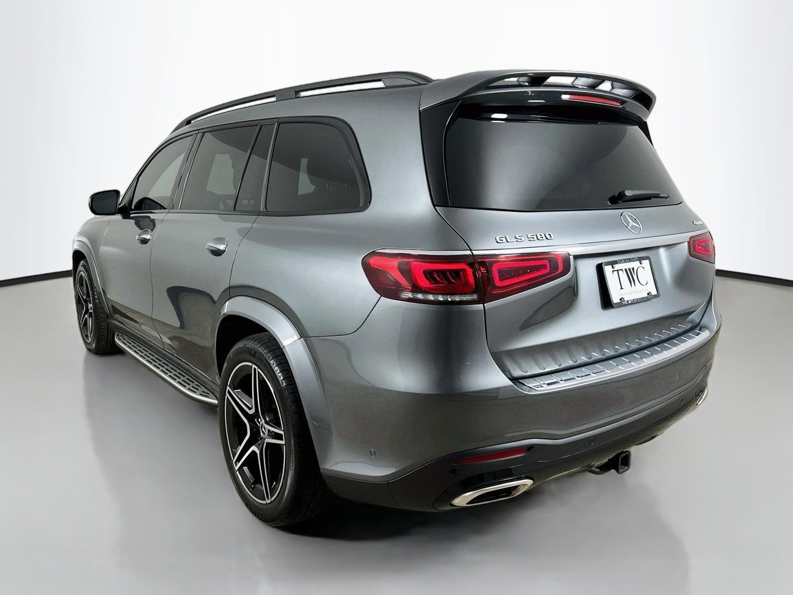 Used 2023 Mercedes-Benz GLS 580 4MATIC image 7