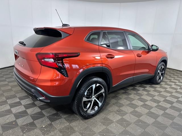 Used 2024 Chevrolet Trax RS w/ Driver Confidence Package image 3