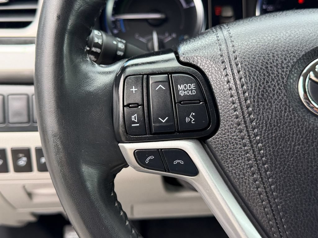 Used 2019 Toyota Highlander Limited Platinum AWD/4WD image 20