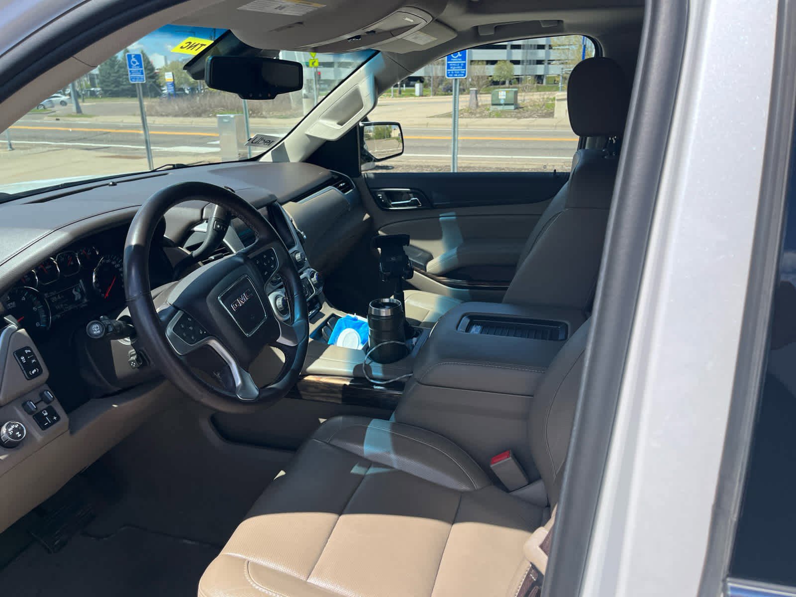 Used 2017 GMC Yukon SLT w/ Premium Edition AWD/4WD image 10