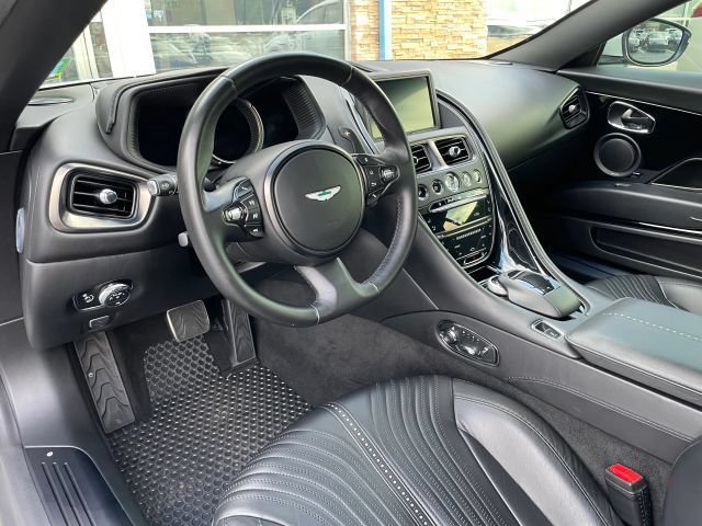 Used 2017 Aston Martin DB11 V12 RWD image 2