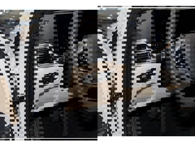 New 2026 BMW 330i xDrive Sedan w/ Convenience Package image 54