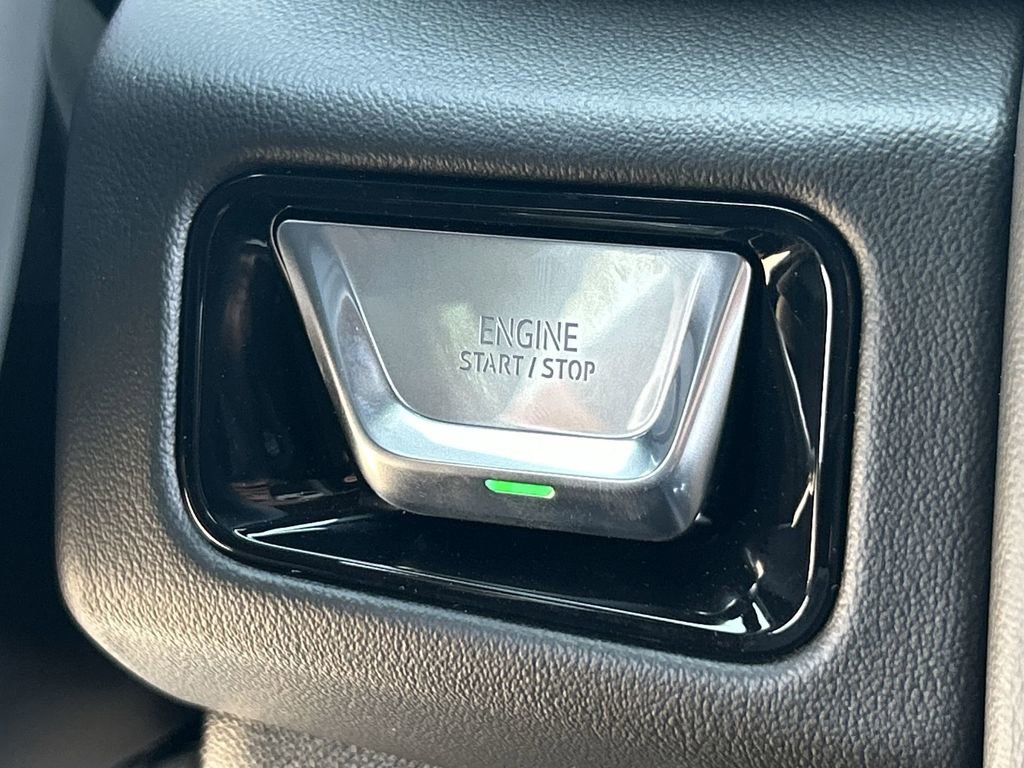 New 2026 GMC Yukon XL AT4 w/ AT4 Premium Plus Package AWD/4WD image 17