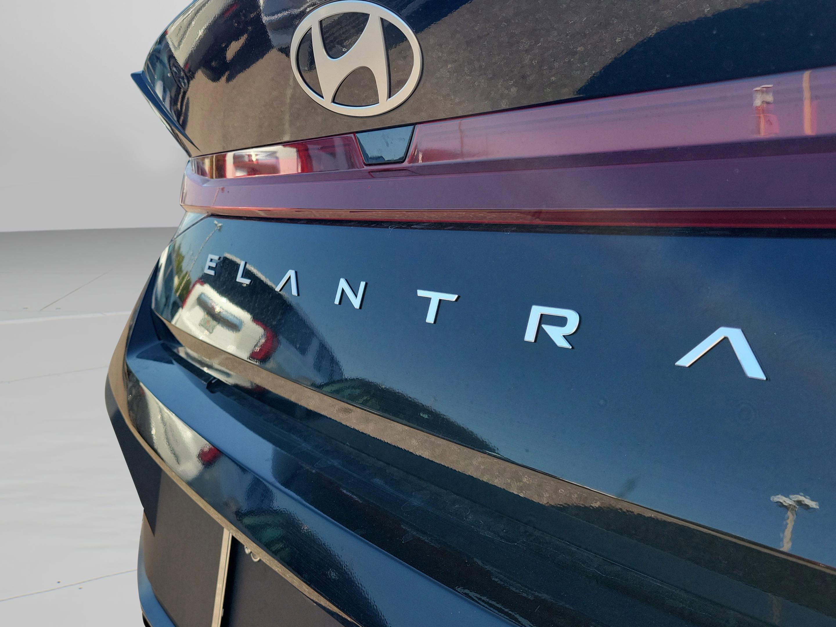 New 2026 Hyundai Elantra SE image 29