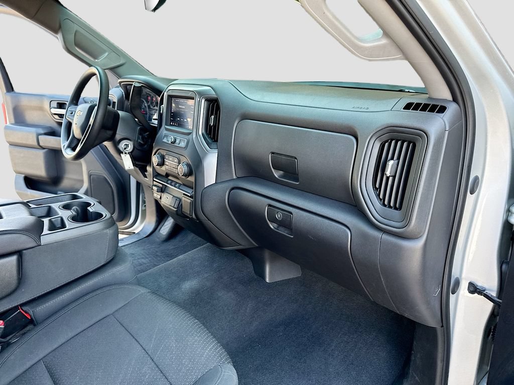 Used 2020 Chevrolet Silverado 1500 Custom w/ Custom Value Package AWD/4WD image 28