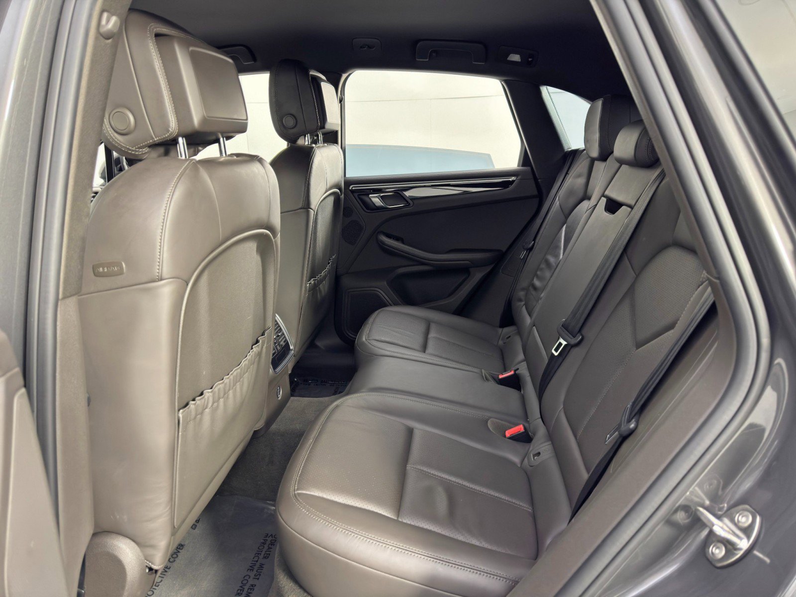 Used 2018 Porsche Macan S image 37