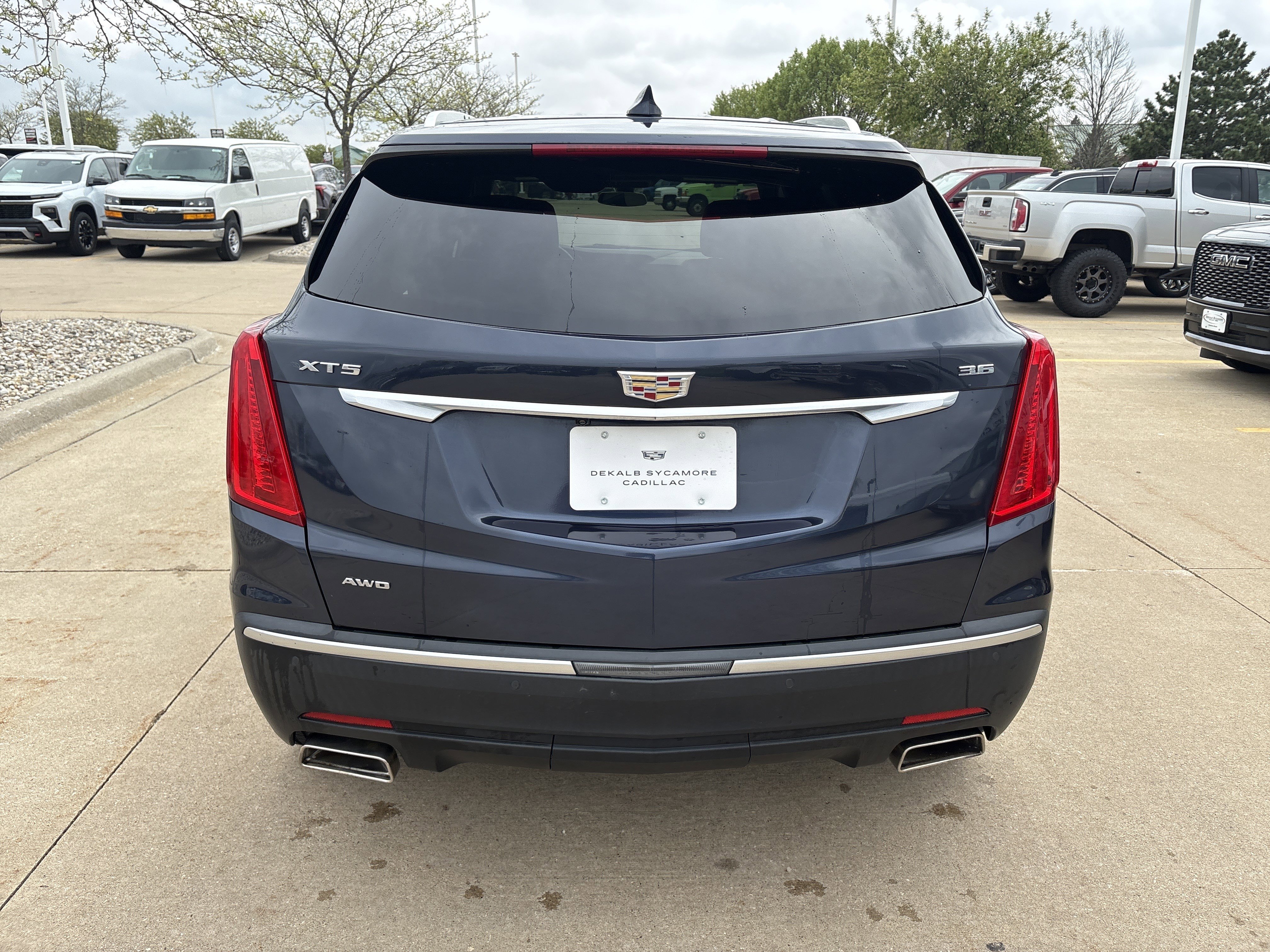 Used 2018 Cadillac XT5 AWD image 6