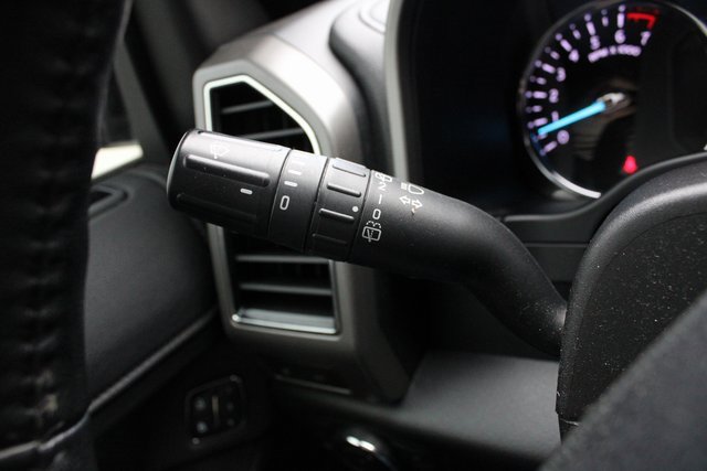 Used 2021 Ford Expedition XLT image 12