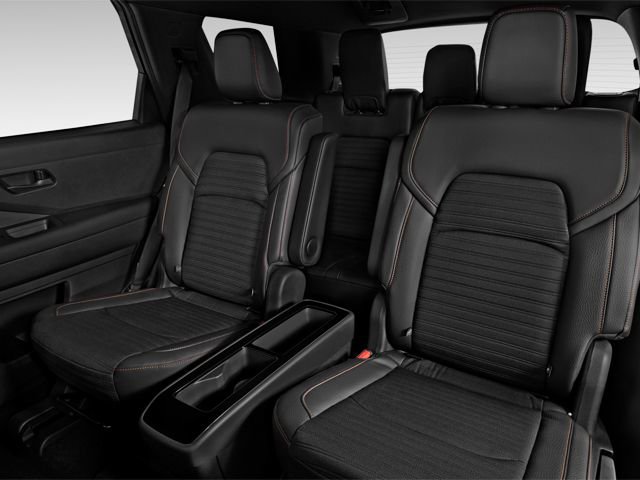 Used 2023 Nissan Pathfinder Platinum w/ Cargo Package image 11