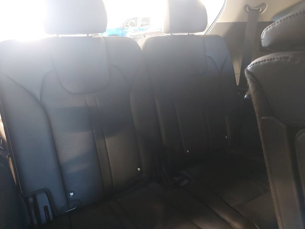 Used 2024 Kia Sorento S AWD/4WD image 12