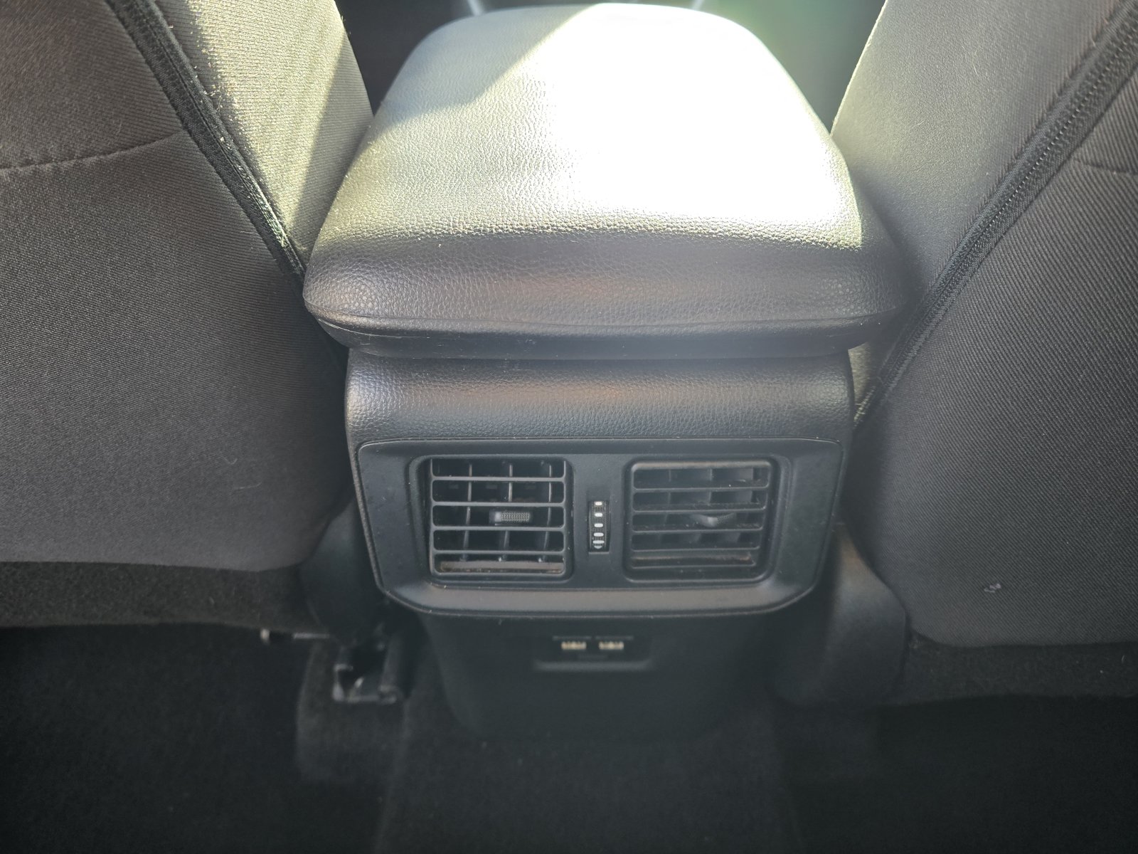 Used 2021 Toyota RAV4 XLE AWD/4WD image 27