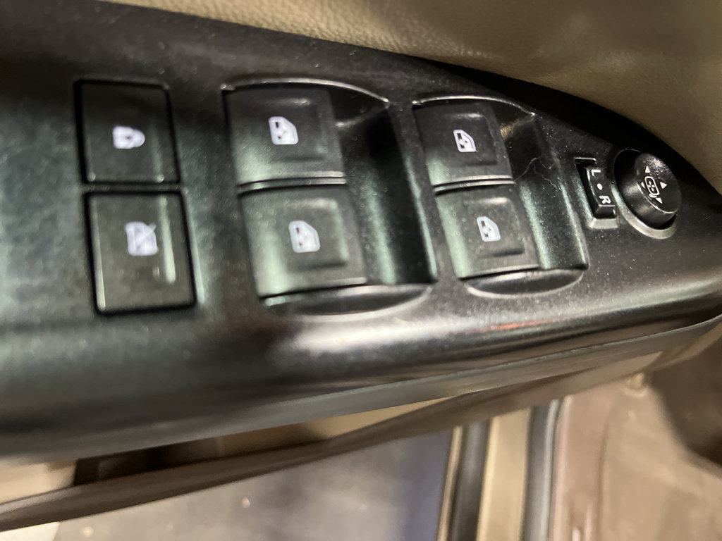 Used 2017 GMC Canyon SLT w/ Driver Alert Package AWD/4WD image 23
