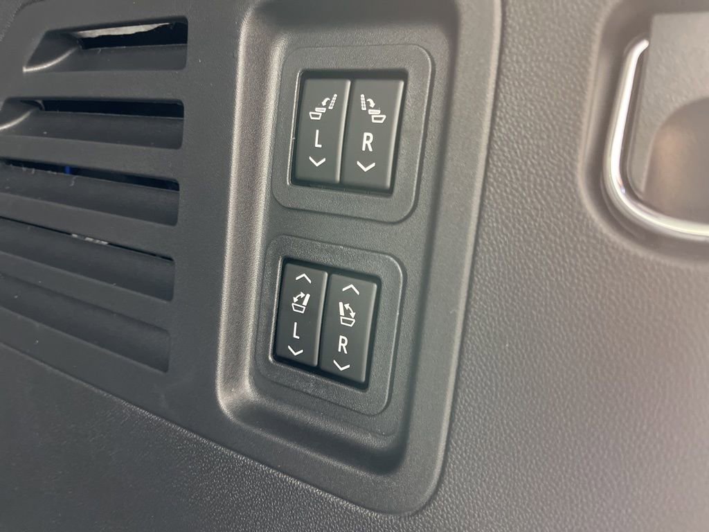 New 2026 Chevrolet Traverse High Country image 12