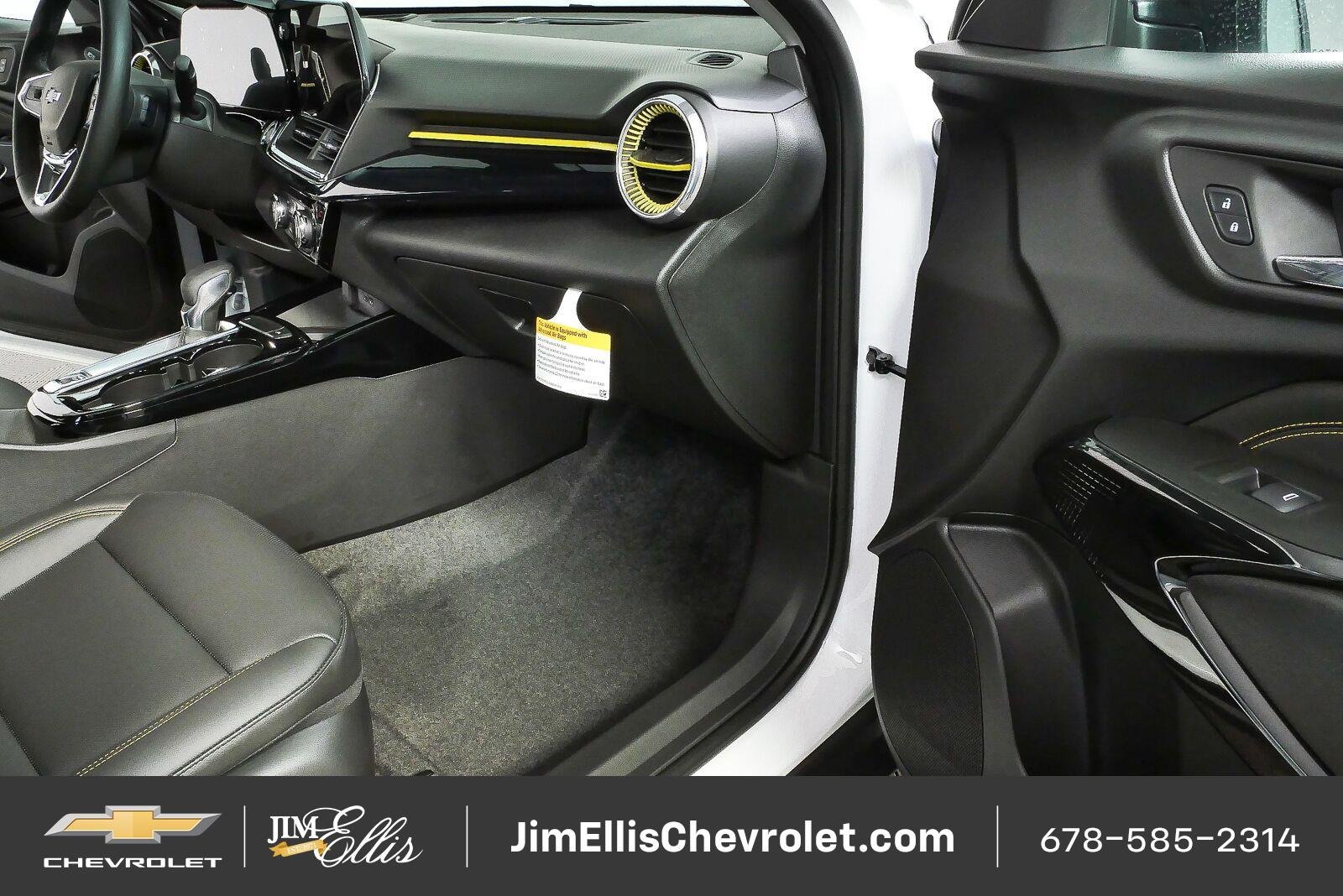 New 2026 Chevrolet Trax ACTIV w/ Sunroof Package FWD image 24