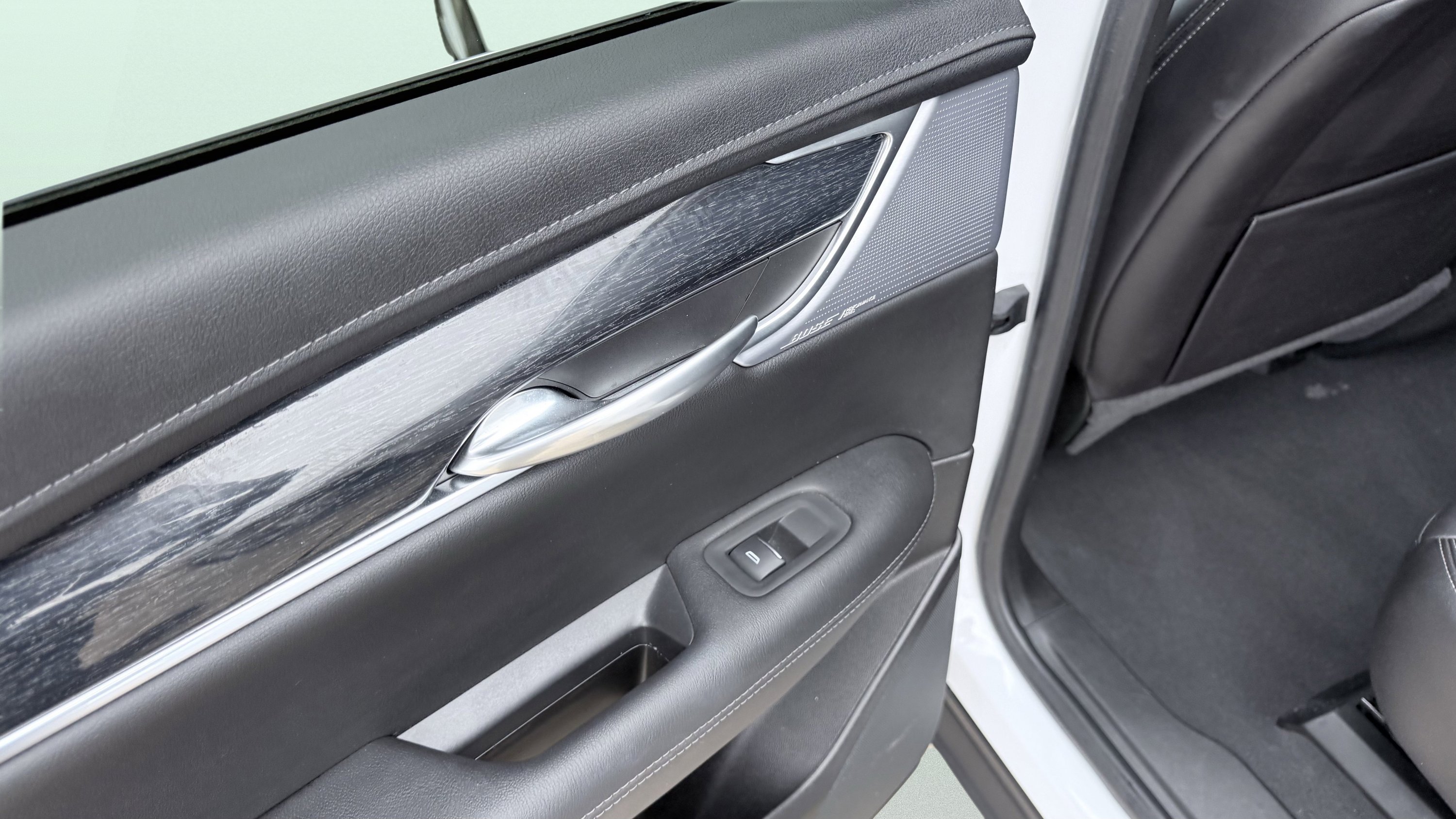 Used 2024 Cadillac XT5 Premium Luxury FWD image 34