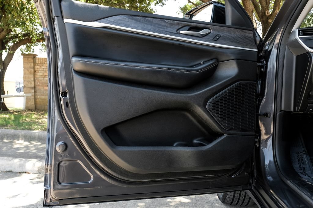 Used 2023 Jeep Grand Cherokee Limited AWD/4WD image 54