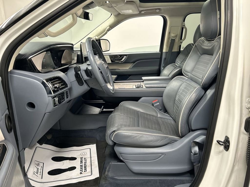 Used 2021 Lincoln Navigator L Black Label w/ Special Edition Package AWD/4WD image 9
